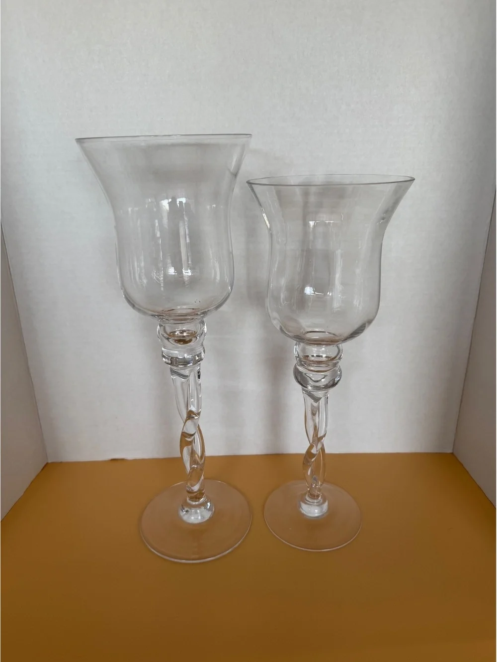 Set of 2 Clear Glass Candle Holders with Twisted Stem Design